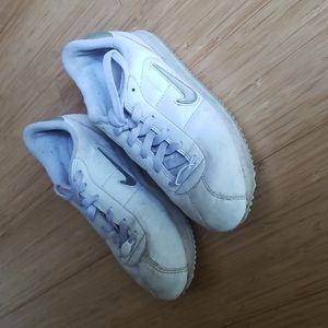 Nike Cortez White Sneakers size 6Y in good condition
